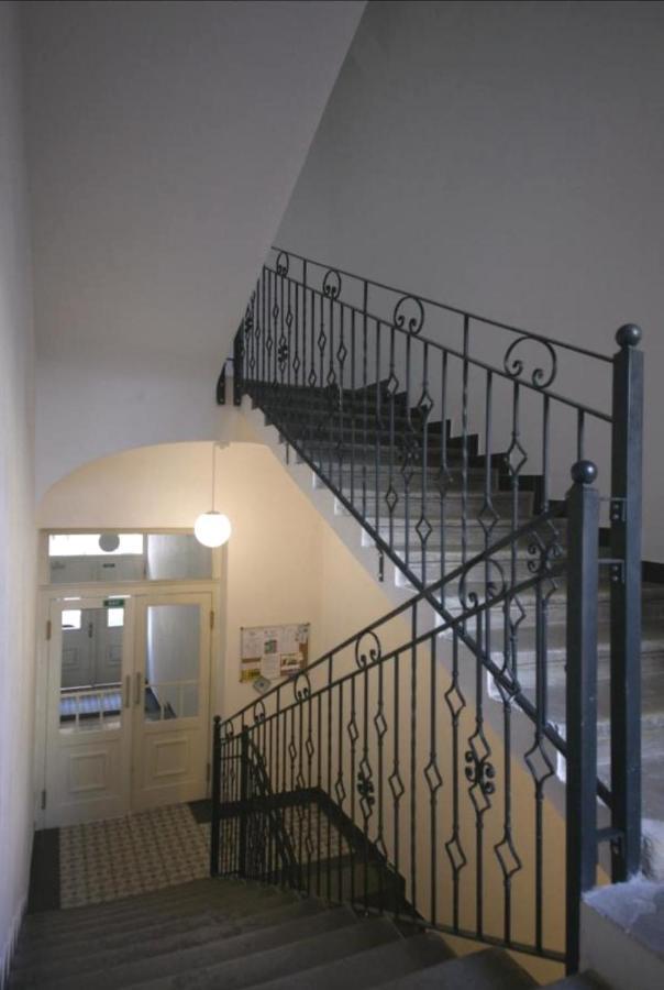 Apartments With The Lions Прага Екстериор снимка