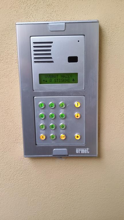 Apartments With The Lions Прага Екстериор снимка